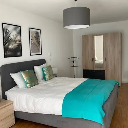 Bright 1-bed With Balcony, 5 Minutes From City Centre! Gdr7
